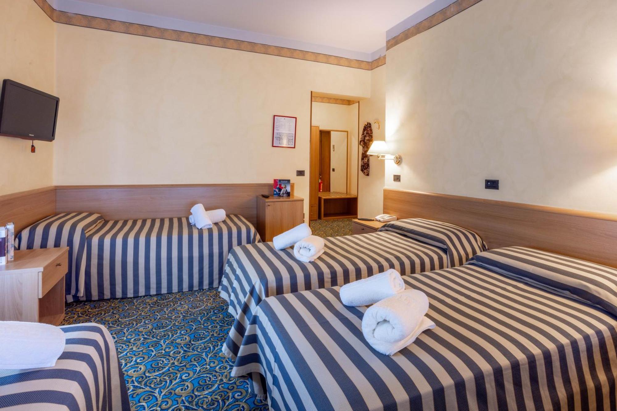 Hotel Giardinetto Desenzano del Garda Bagian luar foto
