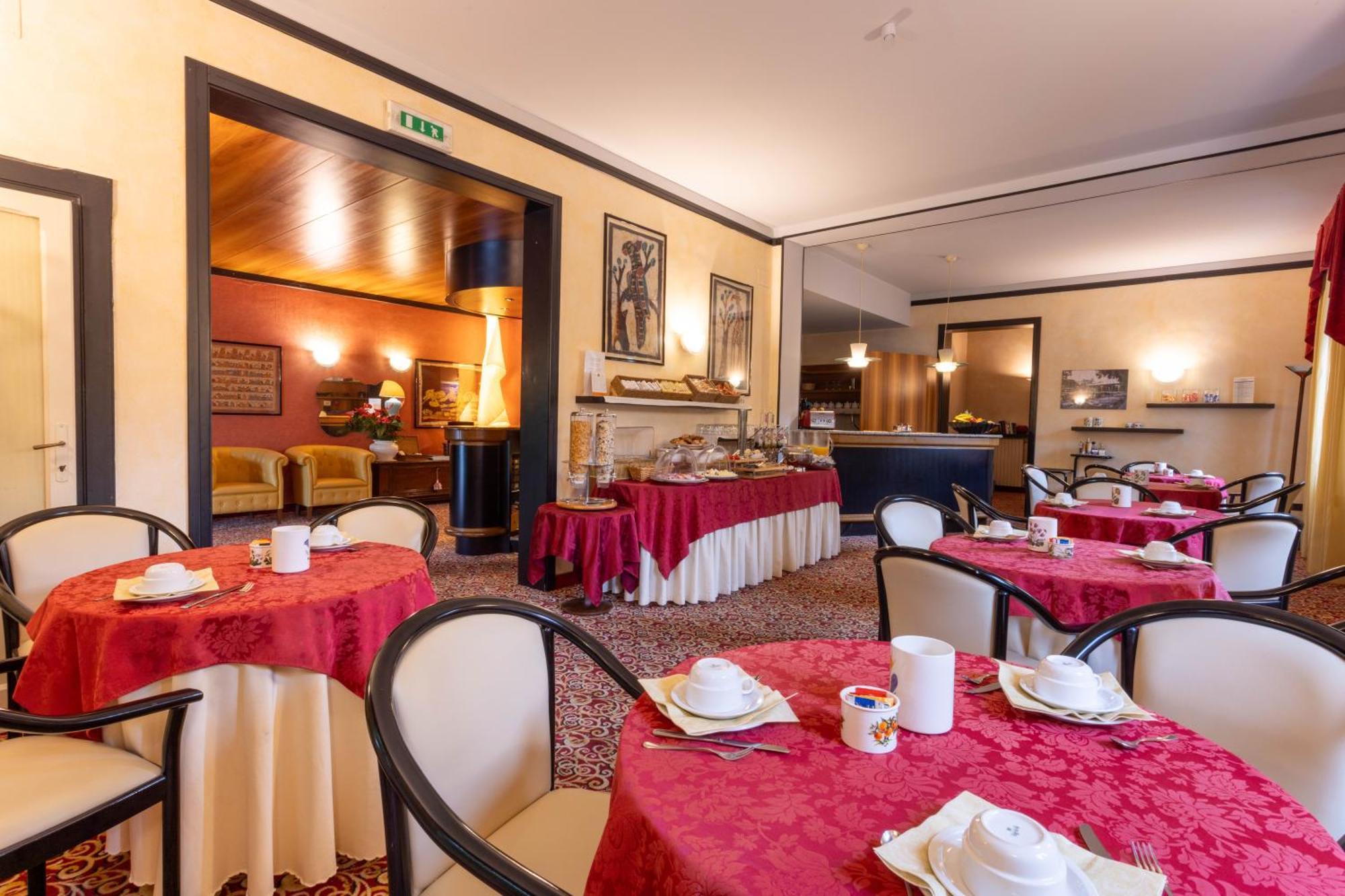 Hotel Giardinetto Desenzano del Garda Bagian luar foto