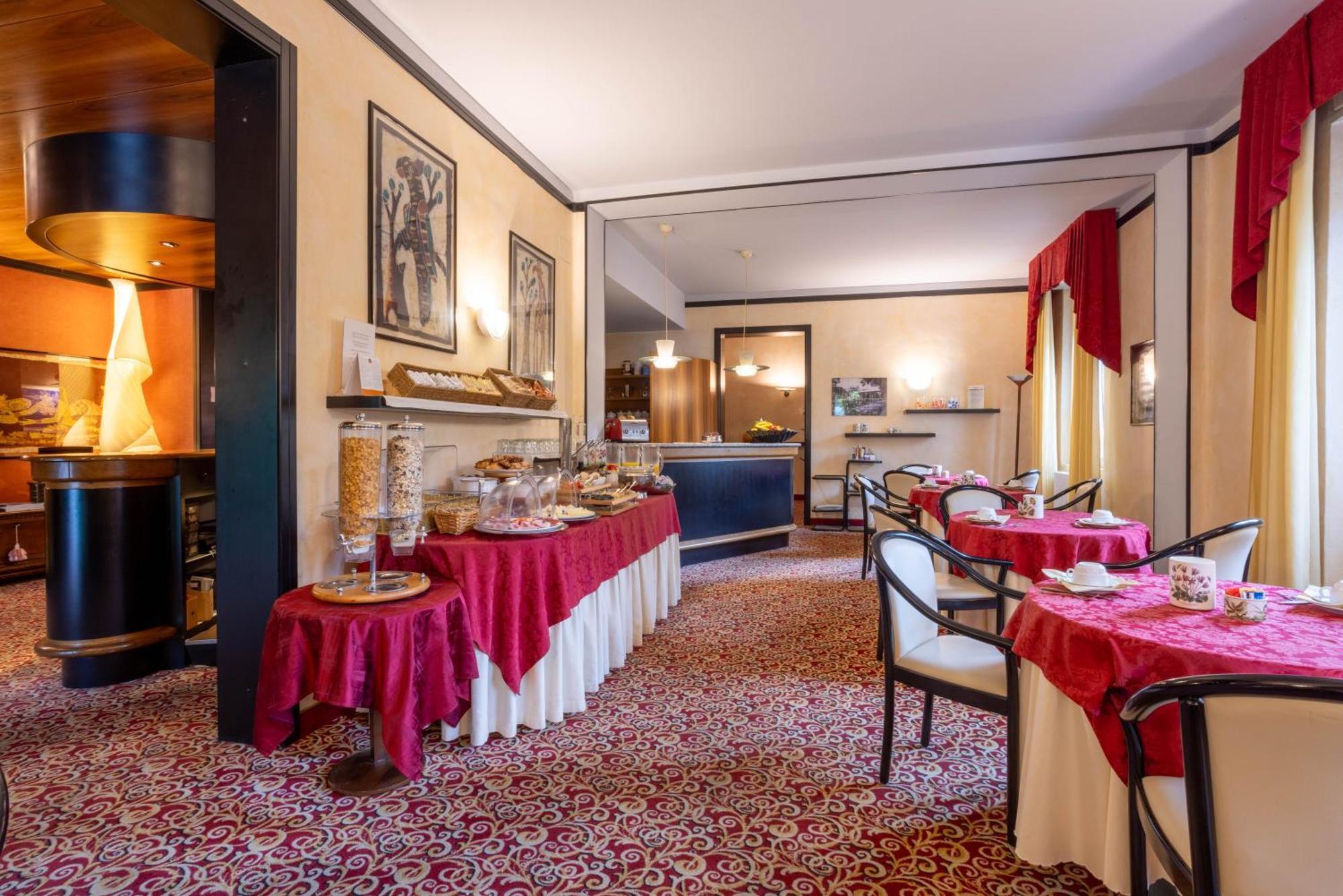 Hotel Giardinetto Desenzano del Garda Bagian luar foto