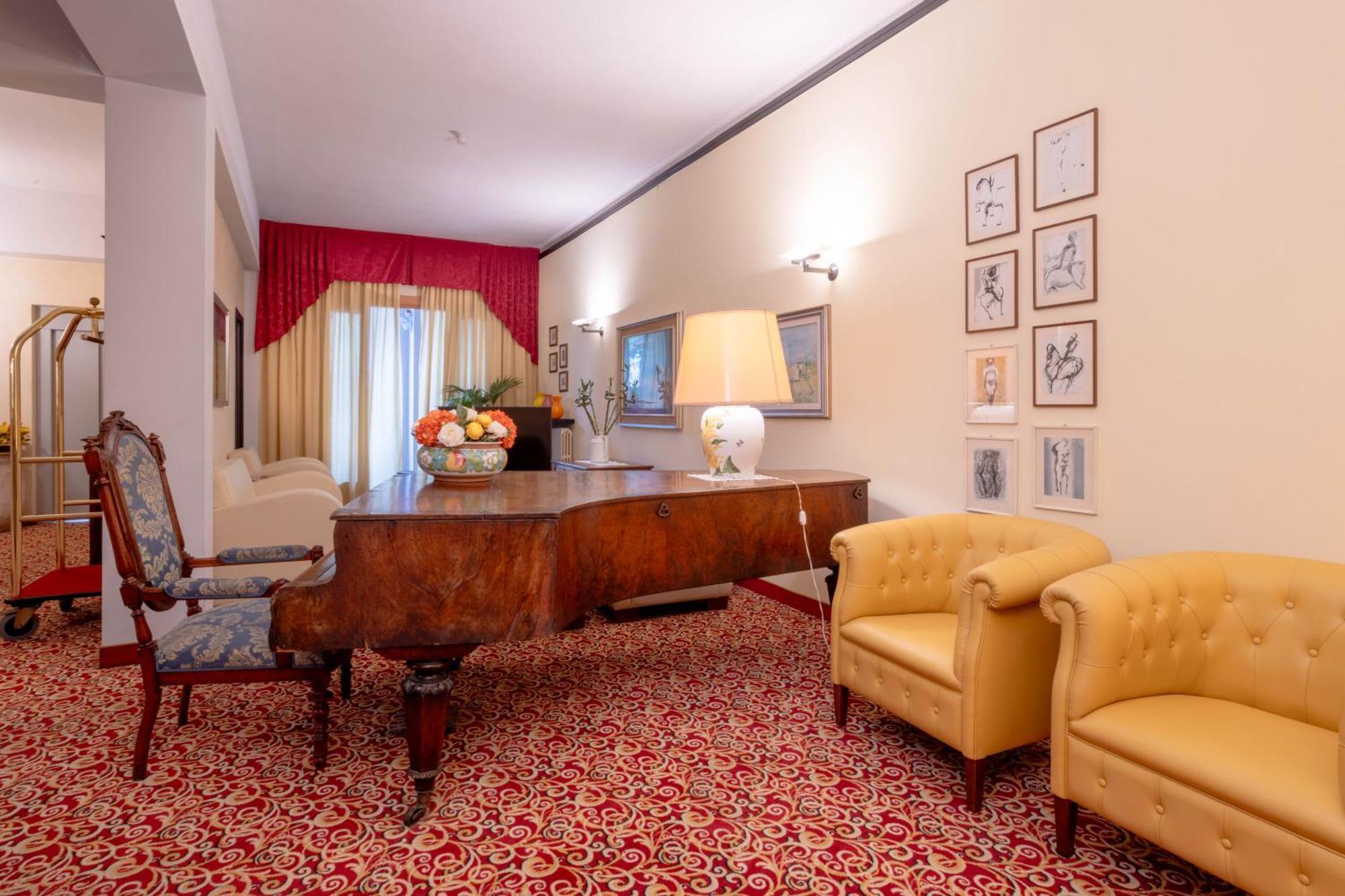 Hotel Giardinetto Desenzano del Garda Bagian luar foto