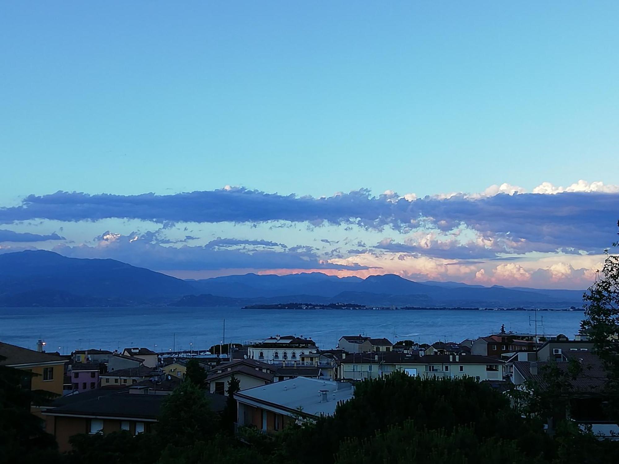 Hotel Giardinetto Desenzano del Garda Bagian luar foto
