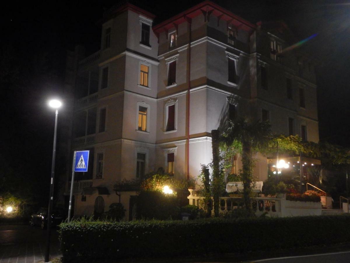 Hotel Giardinetto Desenzano del Garda Bagian luar foto